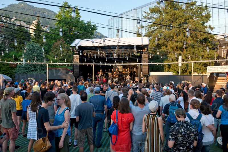 Switzerland, Vaud, Waadt, Montreux, ville, Stadt, city, Montreux Jazz Festival, personnes, Leute, people, concert, Konzert
