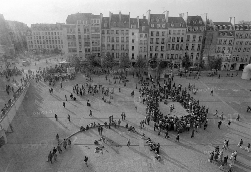 Street Photography, Paris, France, 1976, Centre Pompidou.
