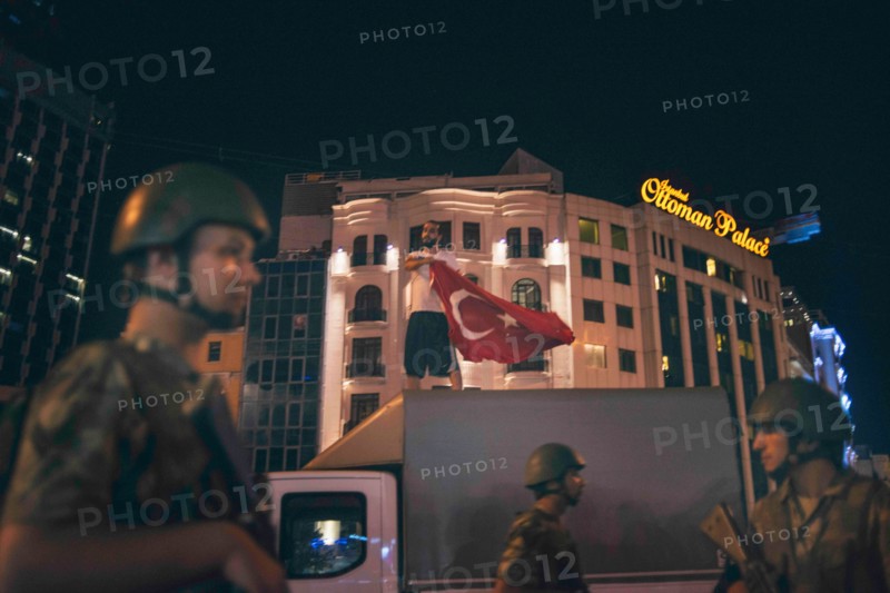 Jul 15, 2016 - Istanbul, Turkey - Shortly after the military coup was declared under way, anti-coup supporters start flowing to Taksim Square. (Credit Image: © Emanuele Satolli via ZUMA Wire)