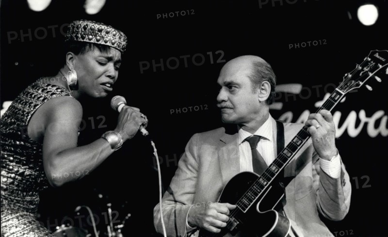 Jul 17, 1990 - Montreux, France - Jazz Festival of Montreux Dee Dee Bridgewater (L) and Joe Pass (R) enthused the audience with a fiery session during the Grand Gala Night of the Montreux Jazz Festival,. (Credit Image: © Keystone Pictures USA/ZUMAPRESS.com)
