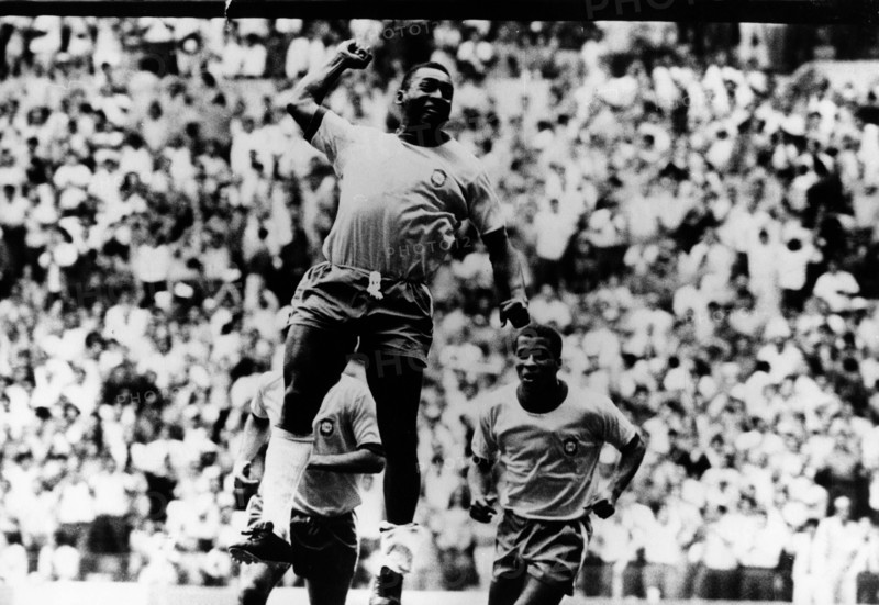 May 31, 1970 - Mexico City, Mexico - Brazilian soccer player EDSON NASCIMENTO 'PELE' playing in the World Cup against Mexico. (Credit Image: © KEYSTONE Pictures USA/ZUMAPRESS.com)