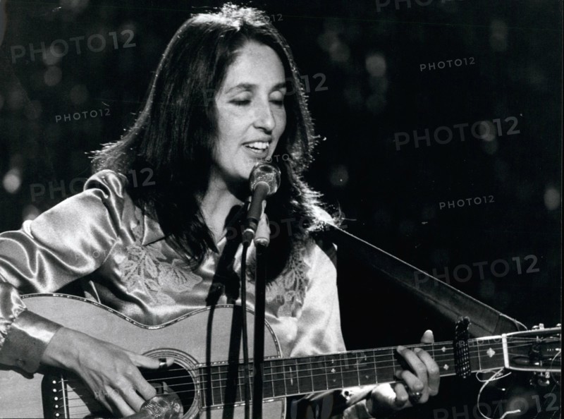 Nov. 11, 1973 - Joan Baez in Montreux: Famous American Singer Joan Baez actually is in Switzerland, where she gave a very crowdedly attended concert in Montreux Casino, the well known hall of the yearly Jazz-festival. Photo Shows Joan Baez during her concert in Montreux.