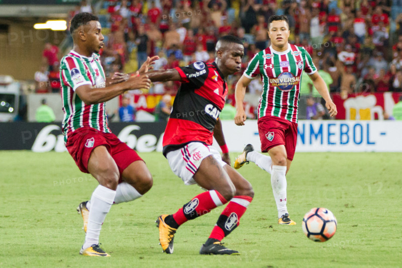 Rio De Janeiro, Brazil. 01st Nov, 2017. Player Vinícius Júnior in a ball match during Fluminense vs. Flamengo for the return game of the quarterfinals of the South American Cup held in Maracanã, Rio de Janeiro, RJ. Credit: Rodrigo Chadí/FotoArena/Alamy Live News