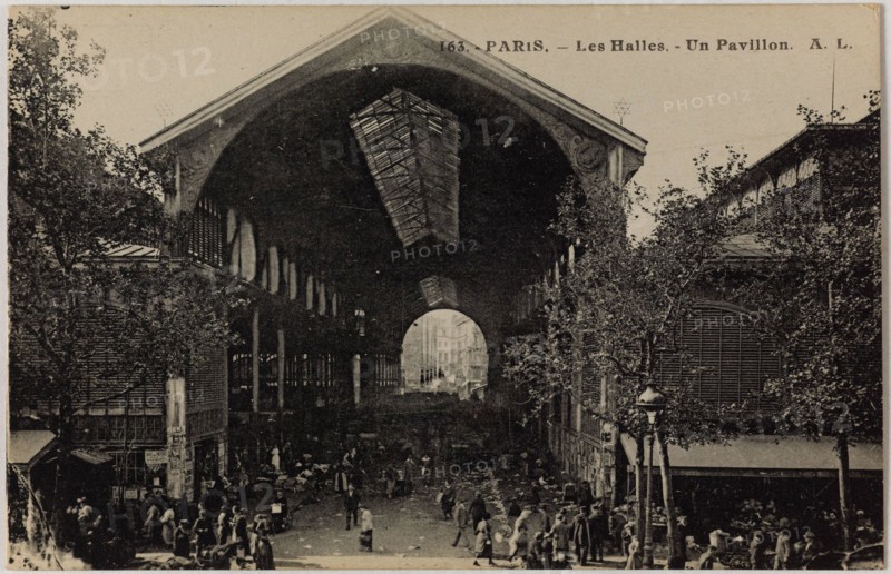 PARIS - THE HALLS, A PAVILION (RUE BALTARD) A.L. (Lecomte). Les Halles, un pavillon, rue Baltard. Paris (Ier arr.). Phototypie. Paris, musée Carnavalet.