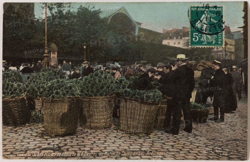 PARIS - THE HALLS OF 6 TO 8 HOURS HOURS MORNING THE TILE OF ARTICHOKES (RUE BALTARD) L.V & Compagnie. Aqua photo. Les Halles de 6 heures à 8 heures du matin le carreau des artichauts (rue Baltard), Paris (Ier arr.), 1911. Phototypie. Paris, musée Carnavalet.
