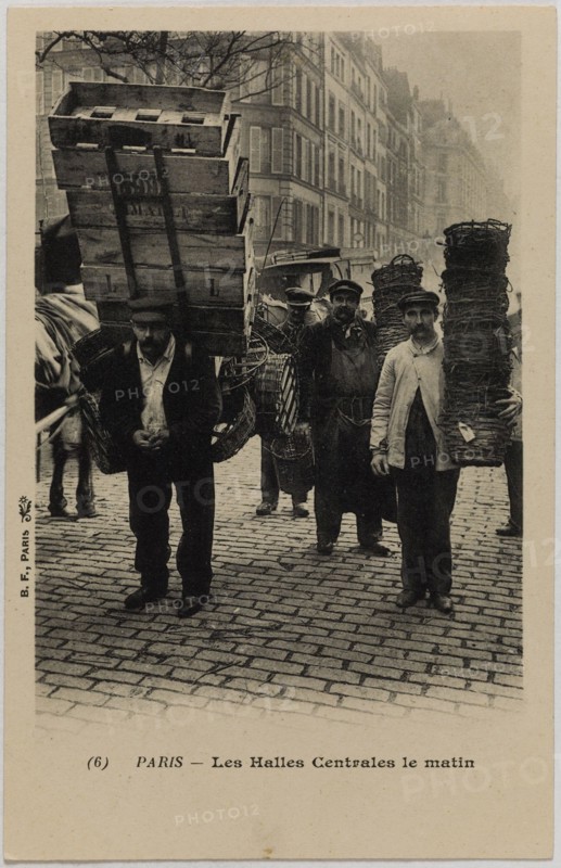 PARIS - THE HALLS CENTRAL THE MORNING (HOLDERS STREET BALARD) B.F. Paris. Les Halles Centrales le matin. Porteurs, rue Baltard. Paris (Ier arr.). Phototypie. Paris. Paris, musée Carnavalet.