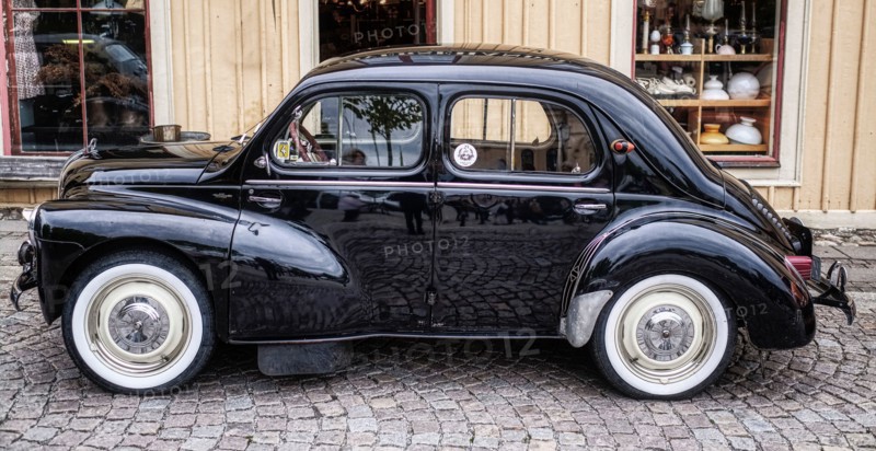 Black shiny Renault 4CV