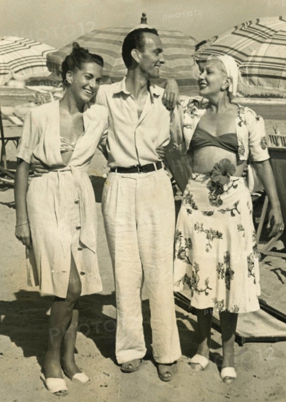 Italian actor Aldo Rubens and actress Wanda Osiris at the beach, Italy 1950s