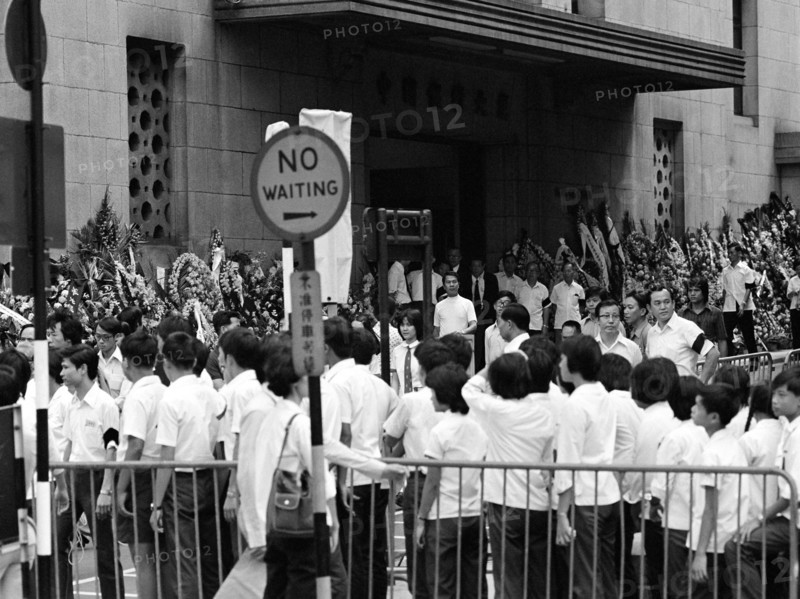 Mourners outside Bank of China Hong Kong on death of Chairman Mao Tse-Tung October 1976