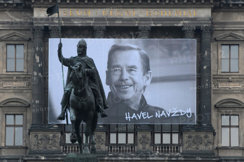 Prague, Czech Republic. 27th Oct, 2014. Portrait of Vaclav Havel on the the facade of the National Museum in Prague with writing HAVEL FOREVER, on Friday, October 27, 2014. Credit:  CTK/Alamy Live News