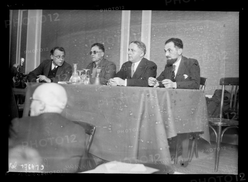A press photograph records a Socialist congress at the Palais de la Mutualité in Paris on 4 November 1933. Jean-Baptiste Séverac, Roger Salengro, mayor of Lille and deputy, Mornay and Brilland stand together during the political gathering.