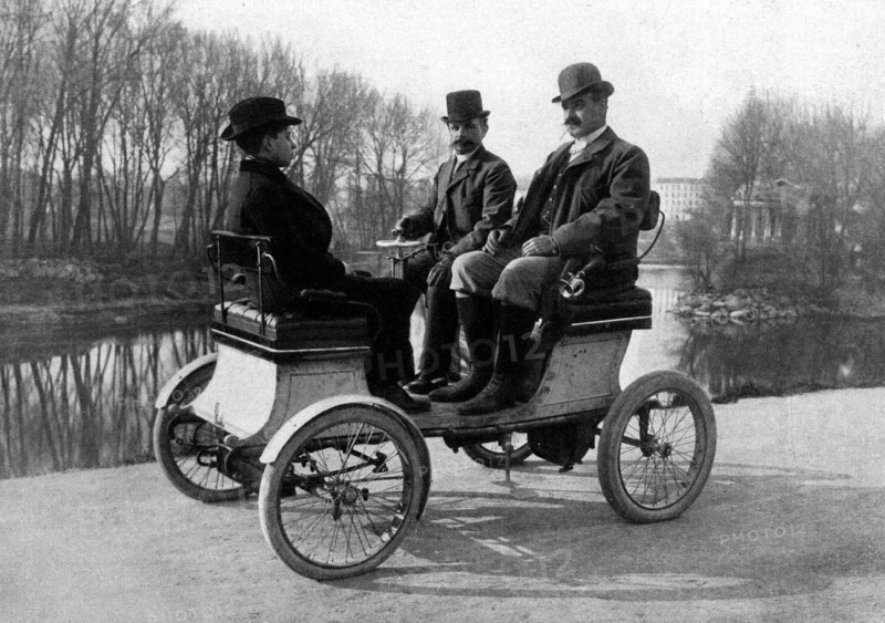 Le premier vis-à-vis de Dion Bouton en 1899