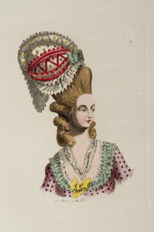 Femme coiffée d'un bonnet à la Piémont