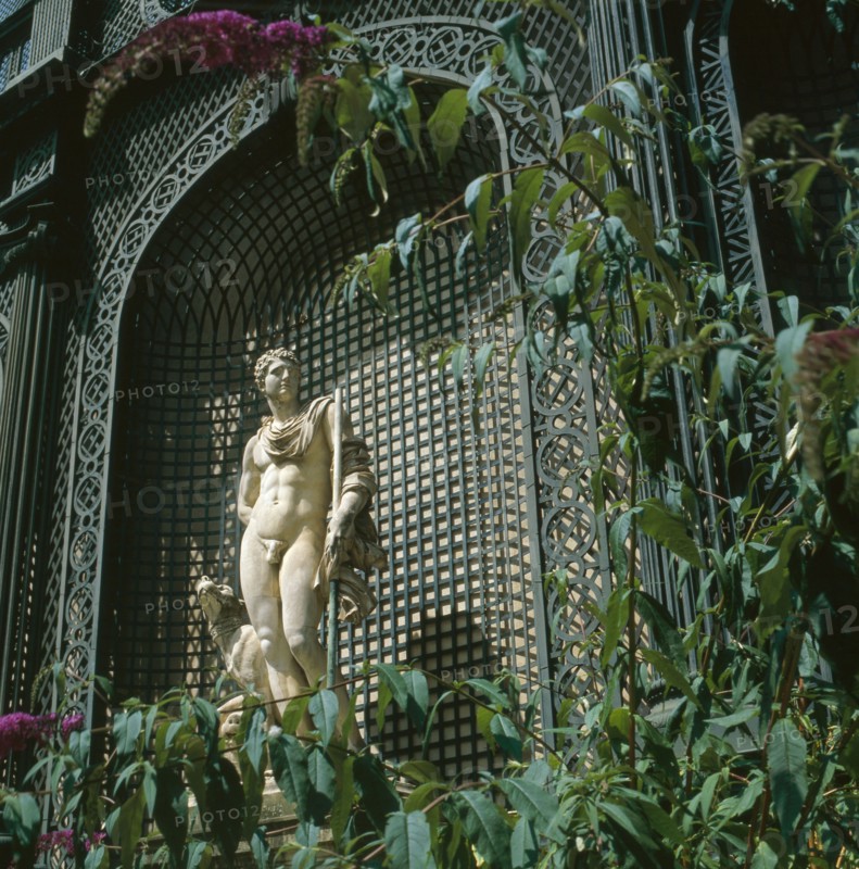 Parc de l'hôtel Matignon à Paris