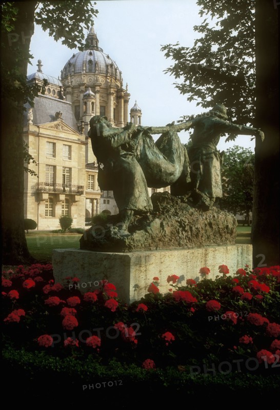 Jardins de l'hôpital du Val-de-Grâce à Paris