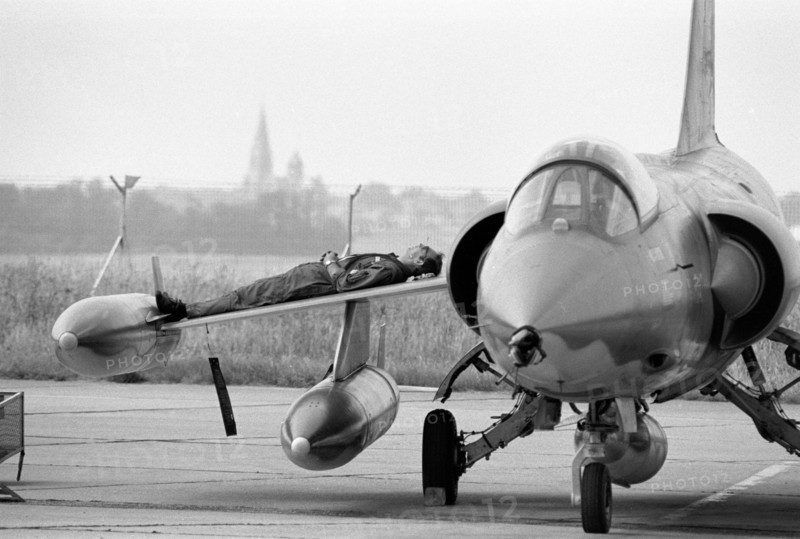 Le repos du guerrier  (sur un chasseur Jaguar)