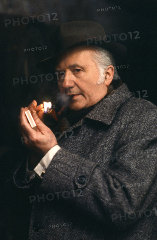 Jean Richard dans le rôle de Maigret