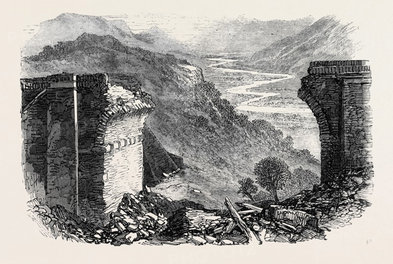 FALL OF A VIADUCT ON THE GREAT INDIAN PENINSULAR RAILWAY: BROKEN VIADUCT ON THE BHORE GHAUT INCLINE TWO DAYS AFTER ITS FALL, 1867