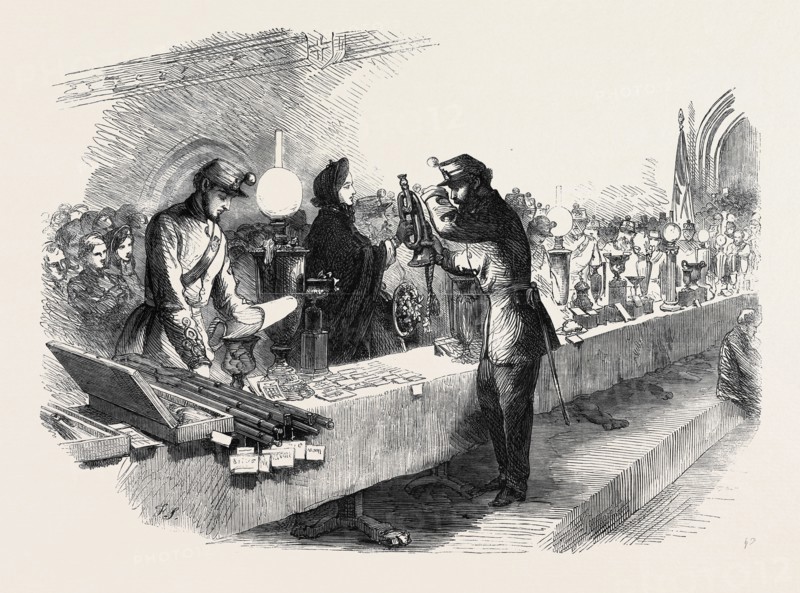 PRESENTATION OF PRIZES TO THE QUEEN'S (WESTMINSTER) RIFLE VOLUNTEERS IN WESTMINSTER HALL ON SATURDAY LAST BY COUNTESS GROSVENOR: THE COUNTESS PRESENTING THE CHAMPION BUGLE TO THE FIFTEENTH COMPANY, DECEMBER 7, 1861