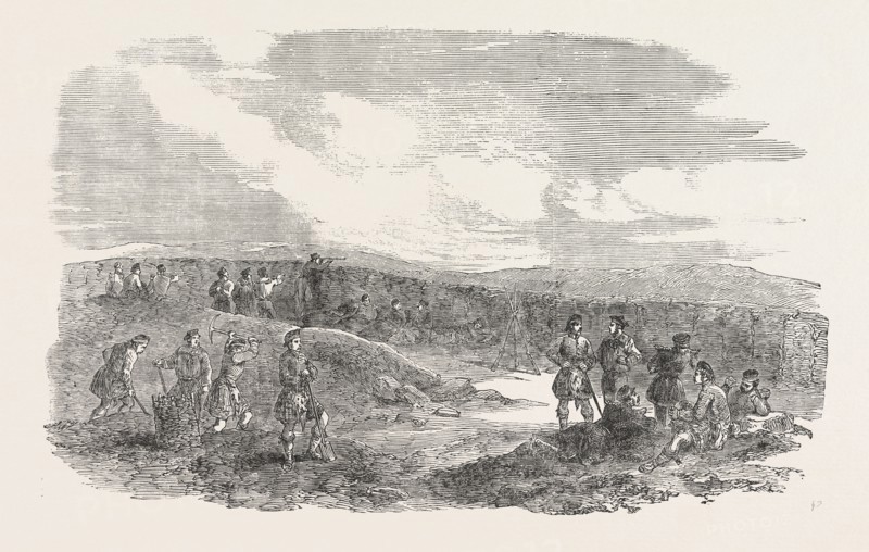 THE CRIMEAN WAR: THE SIEGE OF SEBASTOPOL: WORKING PARTY OF HIGHLANDERS AND SAILORS IN THE 21-GUN BATTERY, 1854