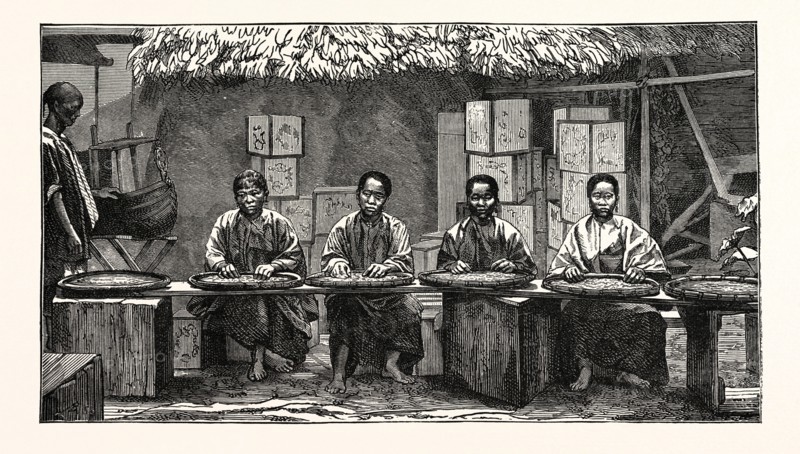 SORTING TEA IN CHINA.