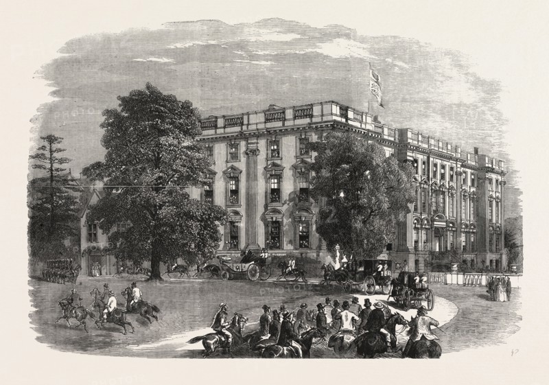 QUEEN VICTORIA'S VISIT TO BIRMINGHAM, UK: ARRIVAL OF HER MAJESTY AT STONELEIGH ABBEY, 1858