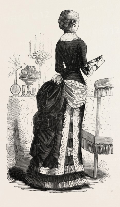 DINNER DRESS,  FASHION, ENGRAVING 1882