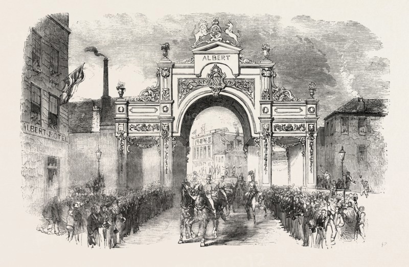 THE ARCH AT ALBERT BRIDGE OVER THE IRWELL, UK