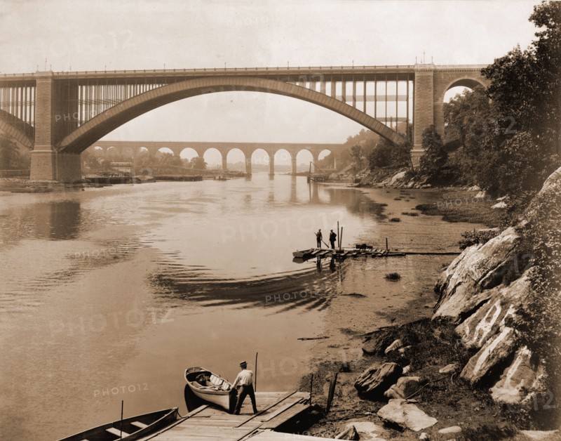 High Bridge & Washington Bridge, Harlem River, N.Y.C, looking south, Jackson, William Henry, 1843-1942, Bridges, Rivers, Piers & wharves, Boats, United States, New York (State), New York, United States, New York (State), Harlem River, 1890