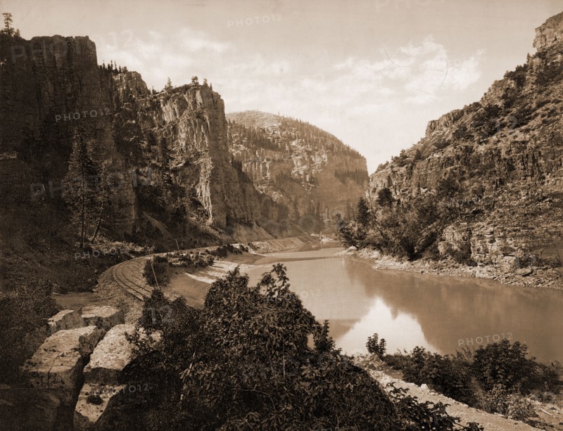 Echo Cliffs, Grand River Canyon, Colo, Jackson, William Henry, 1843-1942, Canyons, Rivers, Cliffs, United States, Colorado, Colorado River, United States, Colorado, Echo Cliffs, 1914