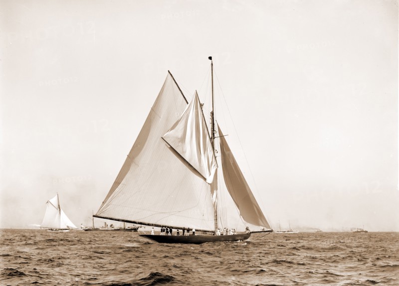 Shamrock I, setting top sail, Shamrock I (Yacht), America's Cup races, Yachts, Regattas, 1899