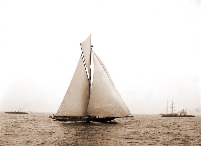 Shamrock I crossing finishing line, Shamrock I (Yacht), America's Cup races, Regattas, Yachts, 1899
