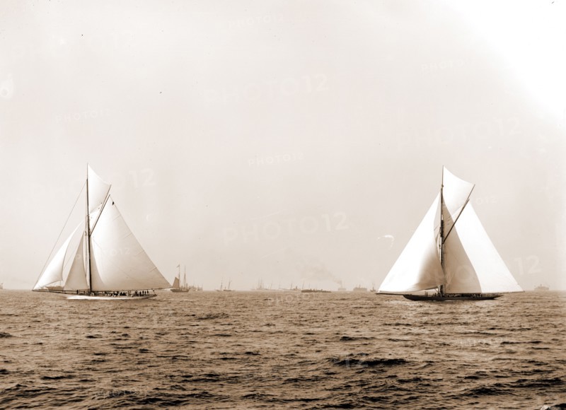 Columbia and Shamrock I, the start, Columbia (Sloop), Shamrock I (Yacht), America's Cup races, Regattas, Yachts, 1899
