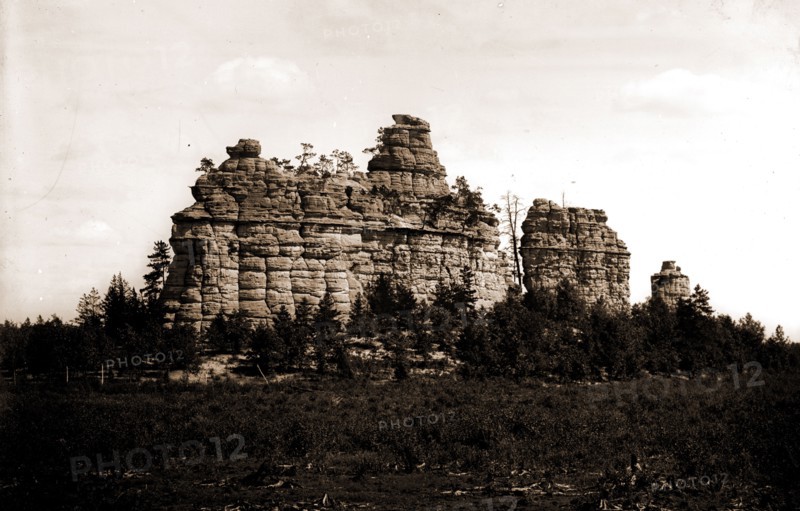 Castle rocks, Camp Douglass sic, Wis, Rock formations, United States, Wisconsin, Camp Douglas, 1898