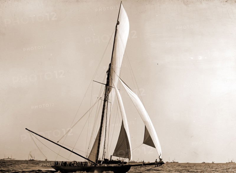 Shamrock crossing the line, Shamrock I (Yacht), America's Cup races, Yachts, Regattas, 1899