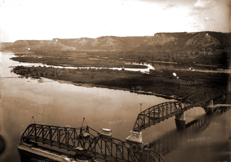 Mississippi River Valley, Winona, Rivers, Bridges, United States, Minnesota, Winona, United States, Mississippi River, 1900