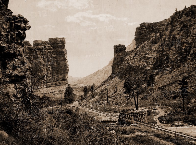 Castle Gate, Utah, Jackson, William Henry, 1843-1942, Rock formations, United States, Utah, Castle Gate, 1900