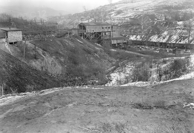 Scott's Run, West Virginia. Chaplin Hill Mine Tipple - This mine was bankrupt and closed during the summer of 1936. The company was reorganized and began to operate under new management in November 1936, March 1937, Lewis Hine, 1874 - 1940, was an American photographer, who used his camera as a tool for social reform. US,USA