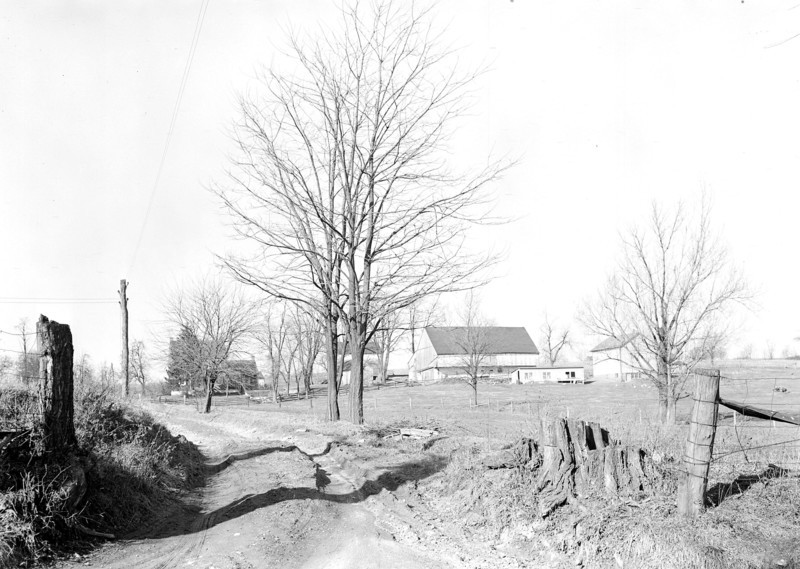 Lancaster, Pennsylvania - Housing. Entrance to moderate sized farm near Rocky Springs, Lampeter Road, 1936, Lewis Hine, 1874 - 1940, was an American photographer, who used his camera as a tool for social reform. US,USA