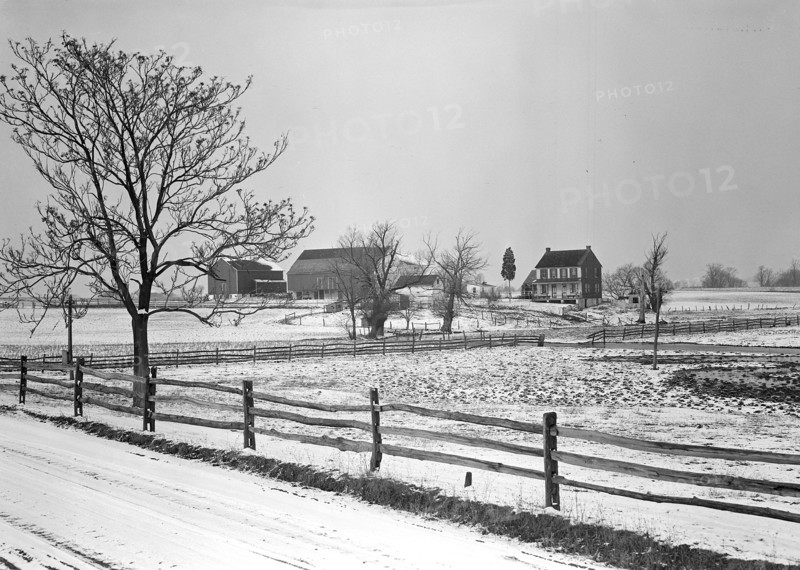 Lancaster, Pennsylvania - Housing. Adjoining farms on side road near Petersburg, 1936, Lewis Hine, 1874 - 1940, was an American photographer, who used his camera as a tool for social reform. US,USA