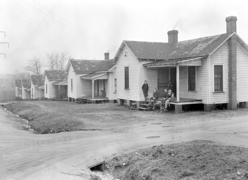 High Point, North Carolina - Housing. Homes in company-owned mill village of Pickett Yarn Mills - High Point, North Carolina, 1936, Lewis Hine, 1874 - 1940, was an American photographer, who used his camera as a tool for social reform. US,USA