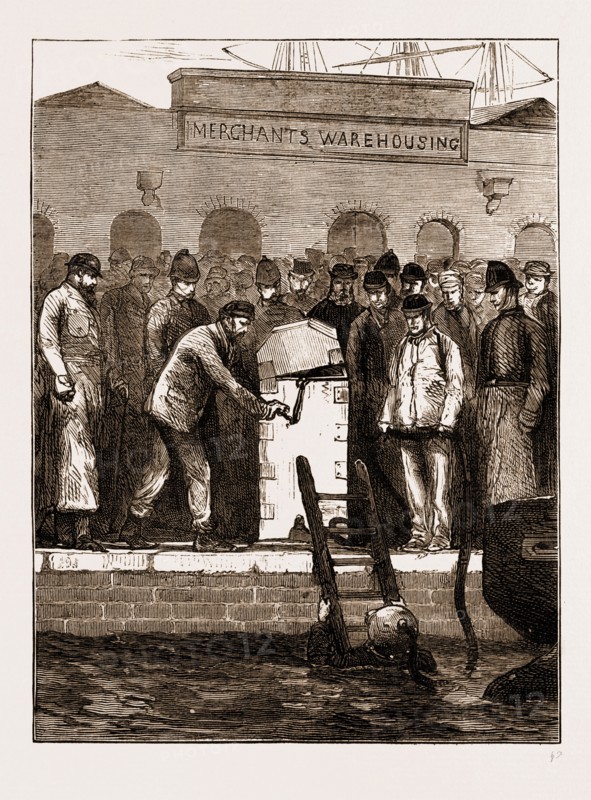 THE MURDER LEAGUE IN DUBLIN, IRELAND, 1883: DIVERS SEARCHING THE RING'S END BASIN WHERE KAVANAGH STATES HE THREW THE KNIVES USED IN THE ATTEMPTED ASSASSINATION OF MR. DENIS FIELD
