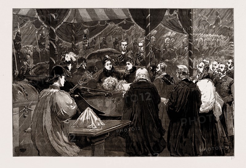 THE VISIT OF THE QUEEN TO LIVERPOOL, UK, 1886: THE RECORDER READING THE CORPORATION ADDRESS OUTSIDE ST. GEORGE'S HALL