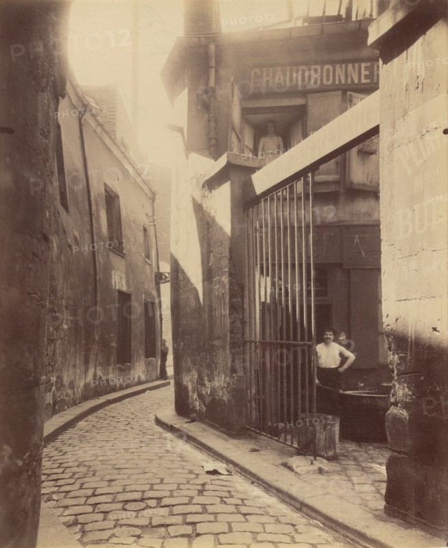 Entrée du passage de la Réunion, 1 et 3 Rue du Maure, 3Â° arro