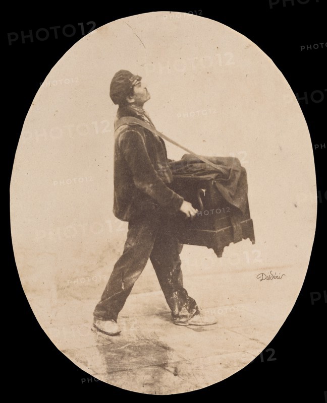 [Le Joueur d'Orgue (The Organ Grinder)]