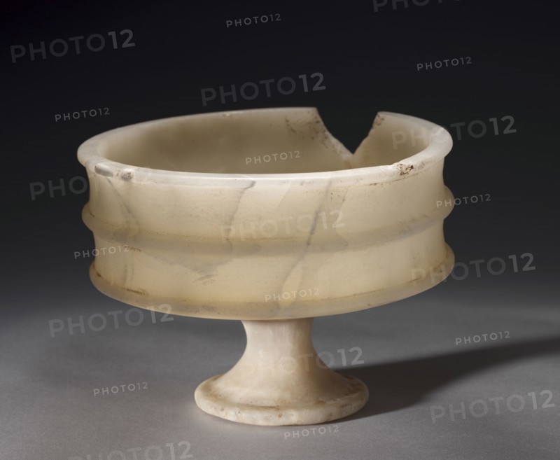 Ribbed Bowl (Tazza), 1391-1337 BC. Egypt, New Kingdom, Dynasty 18, reign of Amenhotep III to Akhenaten, 1391-1337 BC. Travertine; diameter: 18.5 cm (7 5/16 in.); overall: 14 cm (5 1/2 in.).
