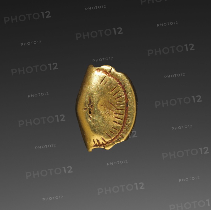 Wallet Bead, 1540-1296 BC. Egypt, New Kingdom, probably Dynasty 18. Gold; overall: 0.9 cm (3/8 in.).