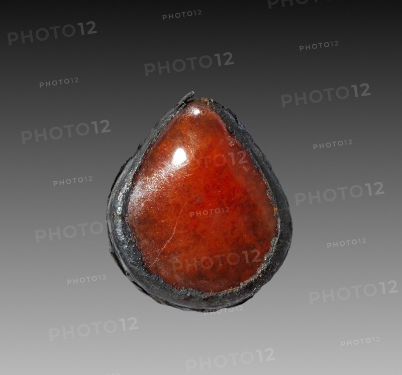 Oyster-Shell Pendant, 1980-1801 BC. Egypt, Middle Kingdom, Dynasty 12. Carnelian and silver; overall: 1.5 cm (9/16 in.).