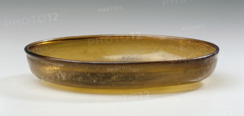 Saucer, 300s or later. Eastern Mediterranean, Roman, 4th Century or later. Glass; overall: 2.5 x 13.8 cm (1 x 5 7/16 in.); diameter of foot: 7 cm (2 3/4 in.).