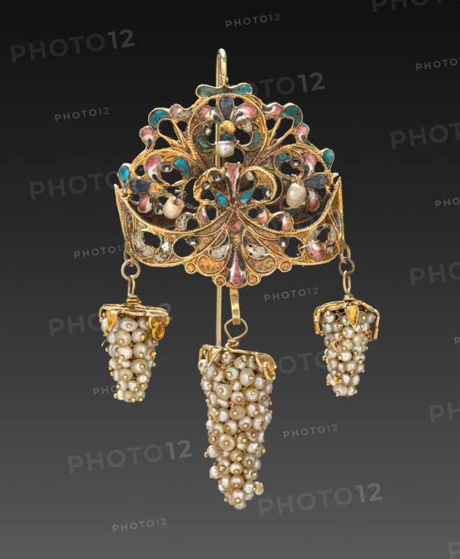 Earring, 1700s - 1800s. Italy, Naples, 18th-19th century. Gold and enamel with pearls; overall: 6.4 cm (2 1/2 in.).